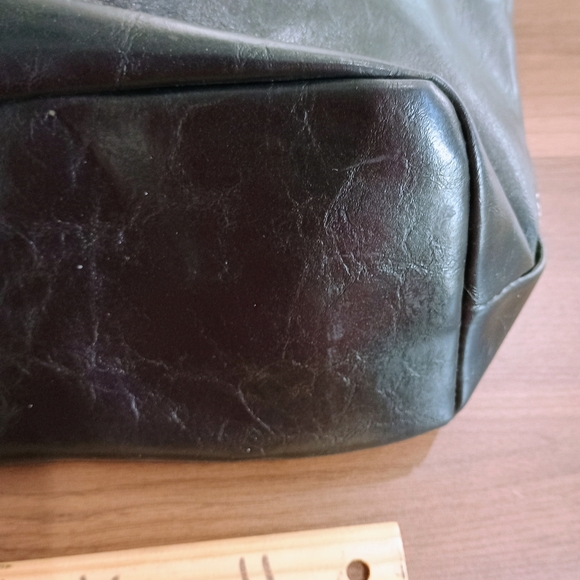 Elegant Black Vegan Leather Tote Bag - Picture 5 of 8